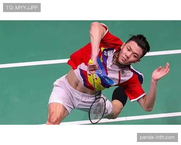 李梓嘉训练间隙自拍，居然穿得比我逛街还讲究？